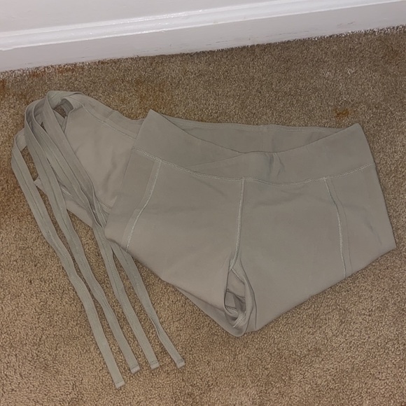 NWOT Freepeople Movement Tunrout leggings. Women’s US MED - Picture 3 of 4